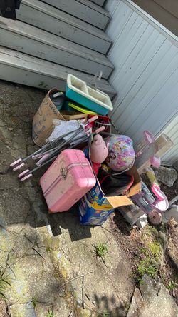 Free toys ! ( for girls )