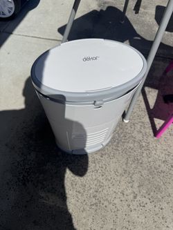 Baby diaper trash can