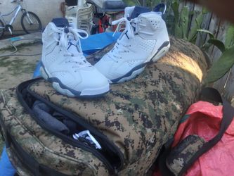 Jordans Retro 6 navy  Size 13