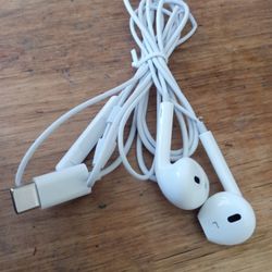 HEADPHONES WIRED TYPE- C FOR PHONES 
