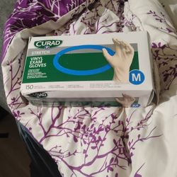 Medium Vinal Exam Gloves 