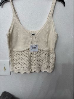American Eagle macramé tank top
