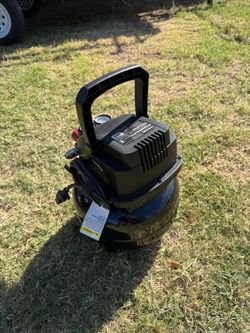 Husky
3 Gal. 120 PSI Portable Electric Oil-Free Light Duty Pancake Air Compressor with Fold Down Handle and 1-Quick Coupler