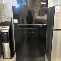 New! Frigidaire 30” Top Freezer Refrigerator