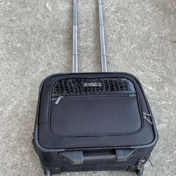 KENNETH COLE REACTION carry on luggage 16-15-10 inches