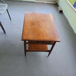 Vintage Hekman End Table 