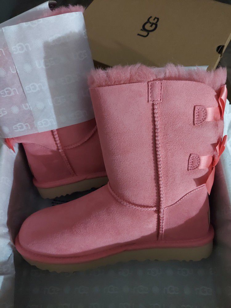 UGG Bailey Bow 2 New In Box