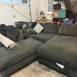 6 Seat Sofa With Ottoman And Pillows 