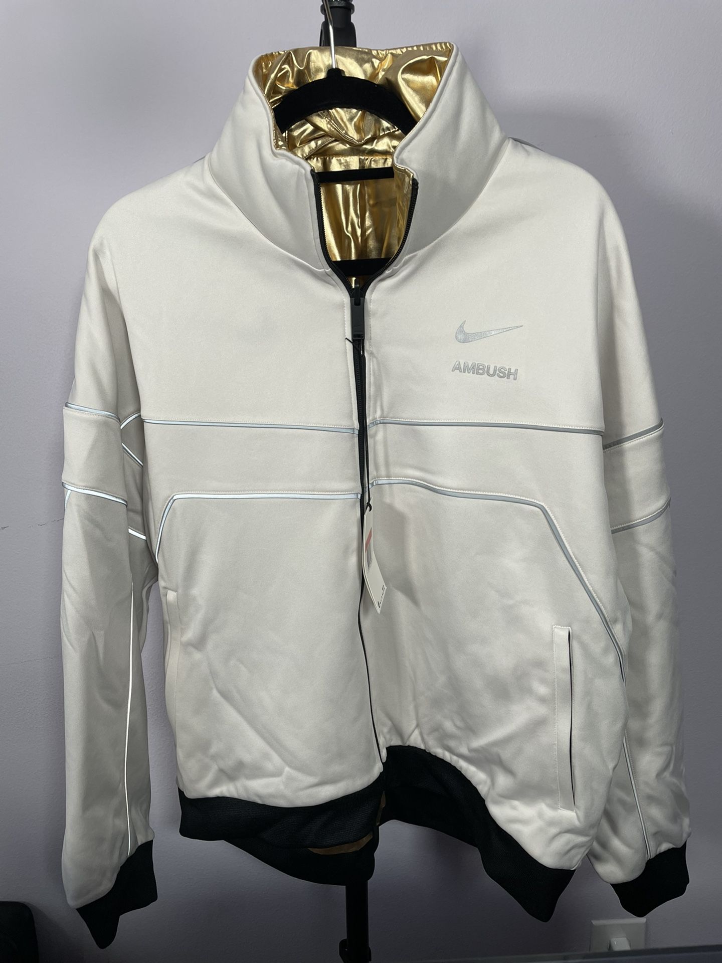 Gold and white store nike windbreaker