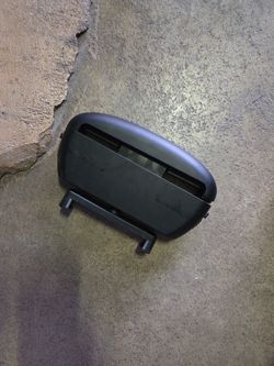 HEADREST TABLET MOUNT