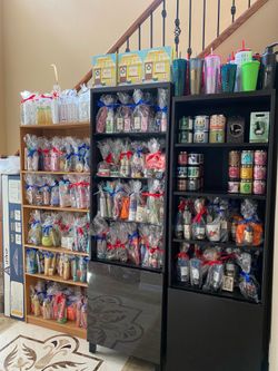 Brand new bath and body works mens and women’s sets-$10 each-I have over 500 sets. Message me with a time you want to come shop! Higley and ray.