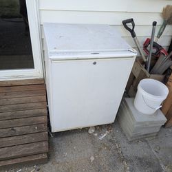 Mini Fridge 