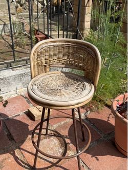 Wicker swivel stool