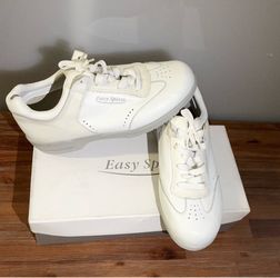 Beautiful Easy spirit sneakers