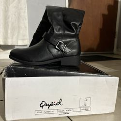 Qupid Black Boots