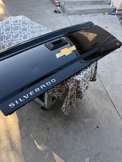 2018 Silverado tailgate