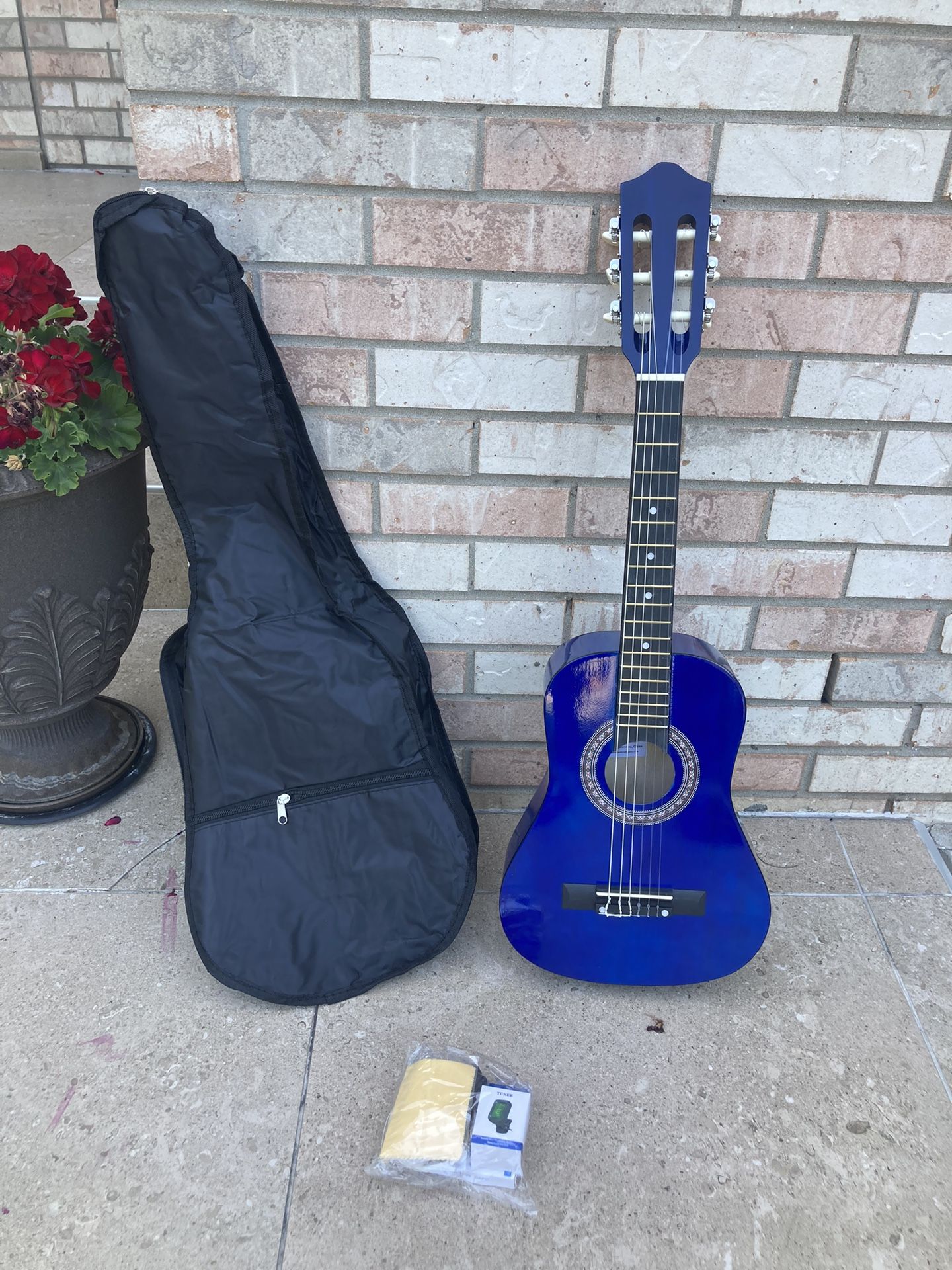 small kids guitar (new)