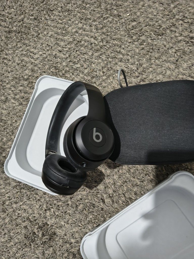 Beats Solo 4