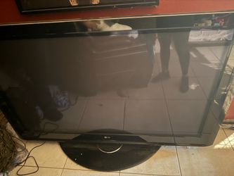 Large working 60in Plasma LG TV