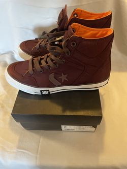 Size 9.5 Men’s Converse Tennis