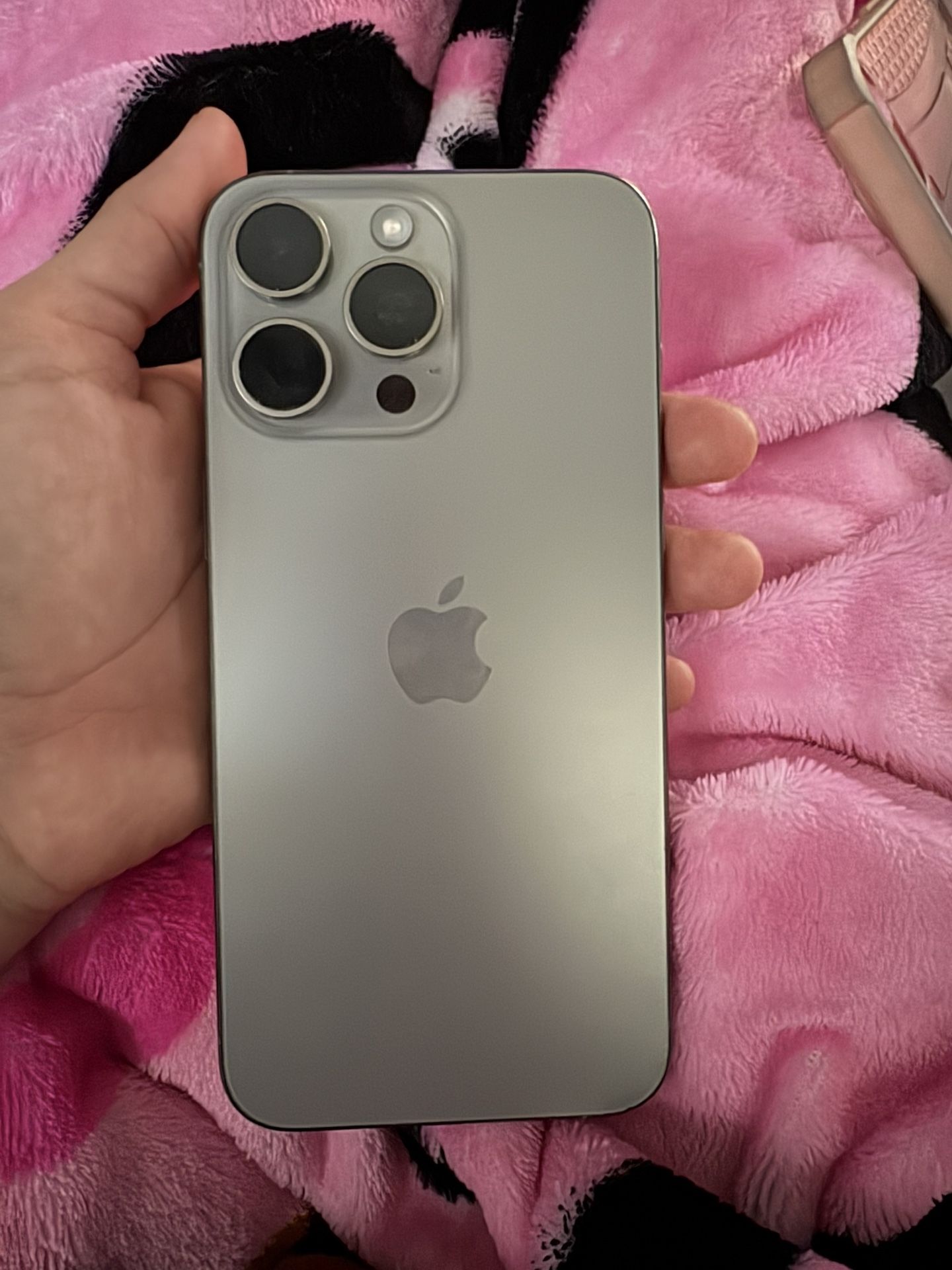 iPhone 15 Pro Max Plus