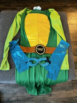 Costume
