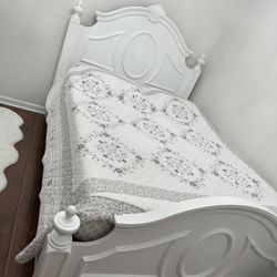 Queen Bed Set 