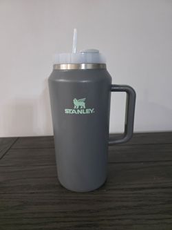 64oz Grey Stanley