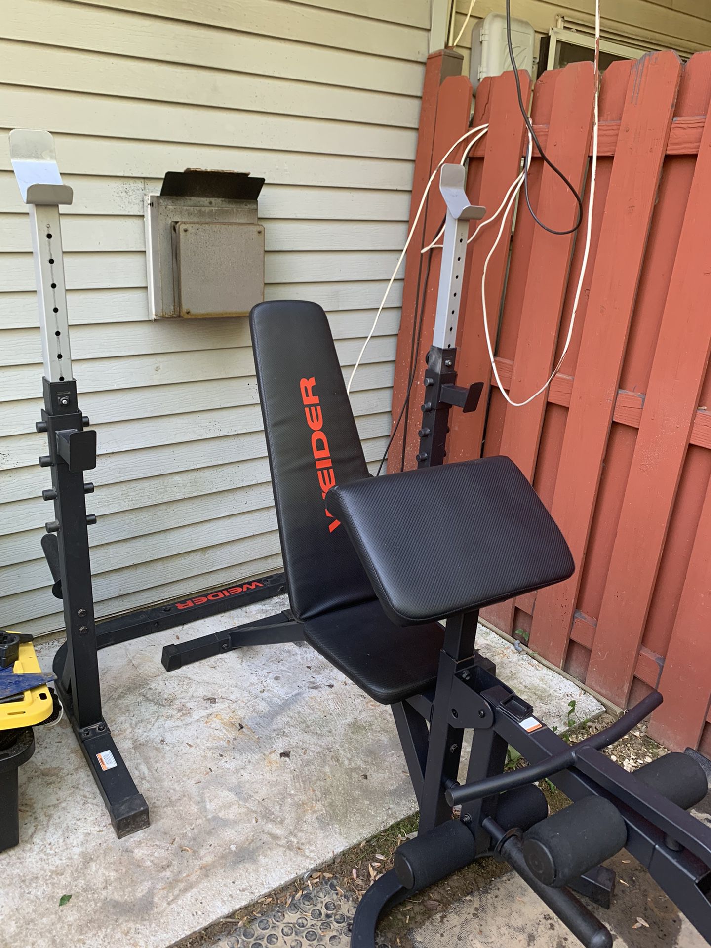 Adjustable Weight Bench With Squat Rack 