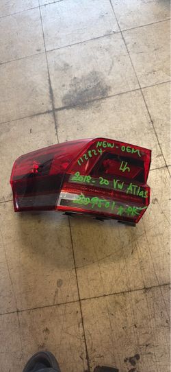 2018-20 Volkswagen atlas left taillight