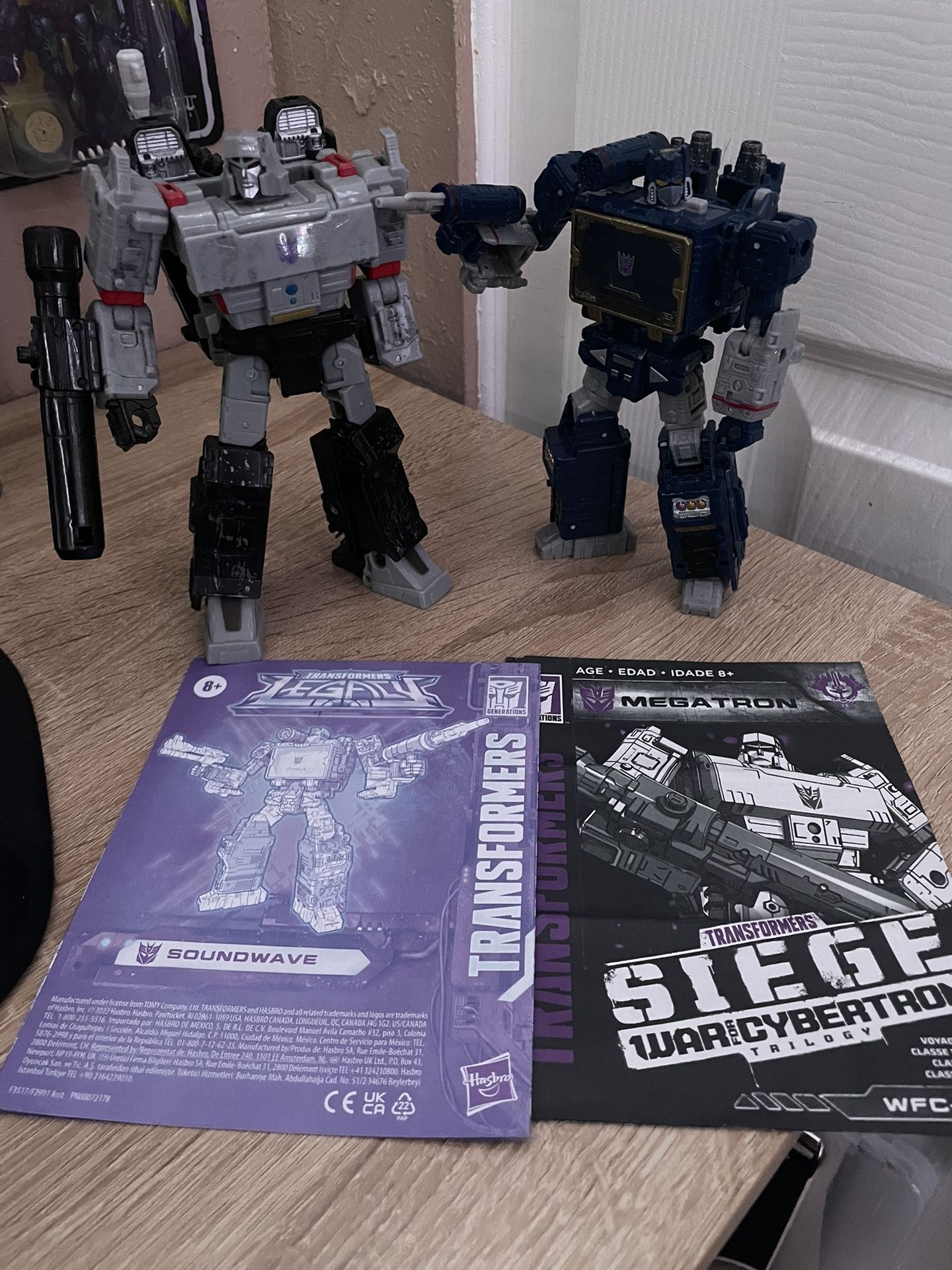Transformers Siege Soundwave And Megatron
