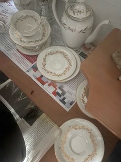 China plates Saguenay Royal Worcester