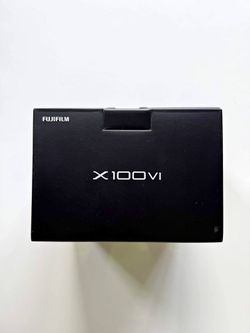 Brand NEW Fujifilm X100VI Camera Black
