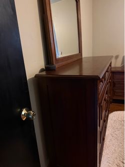 Bedroom set