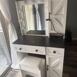 Small Vanity 