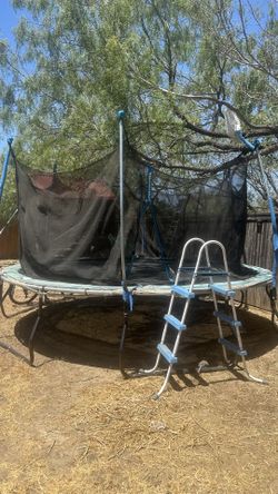 Trampoline With Enclosure 