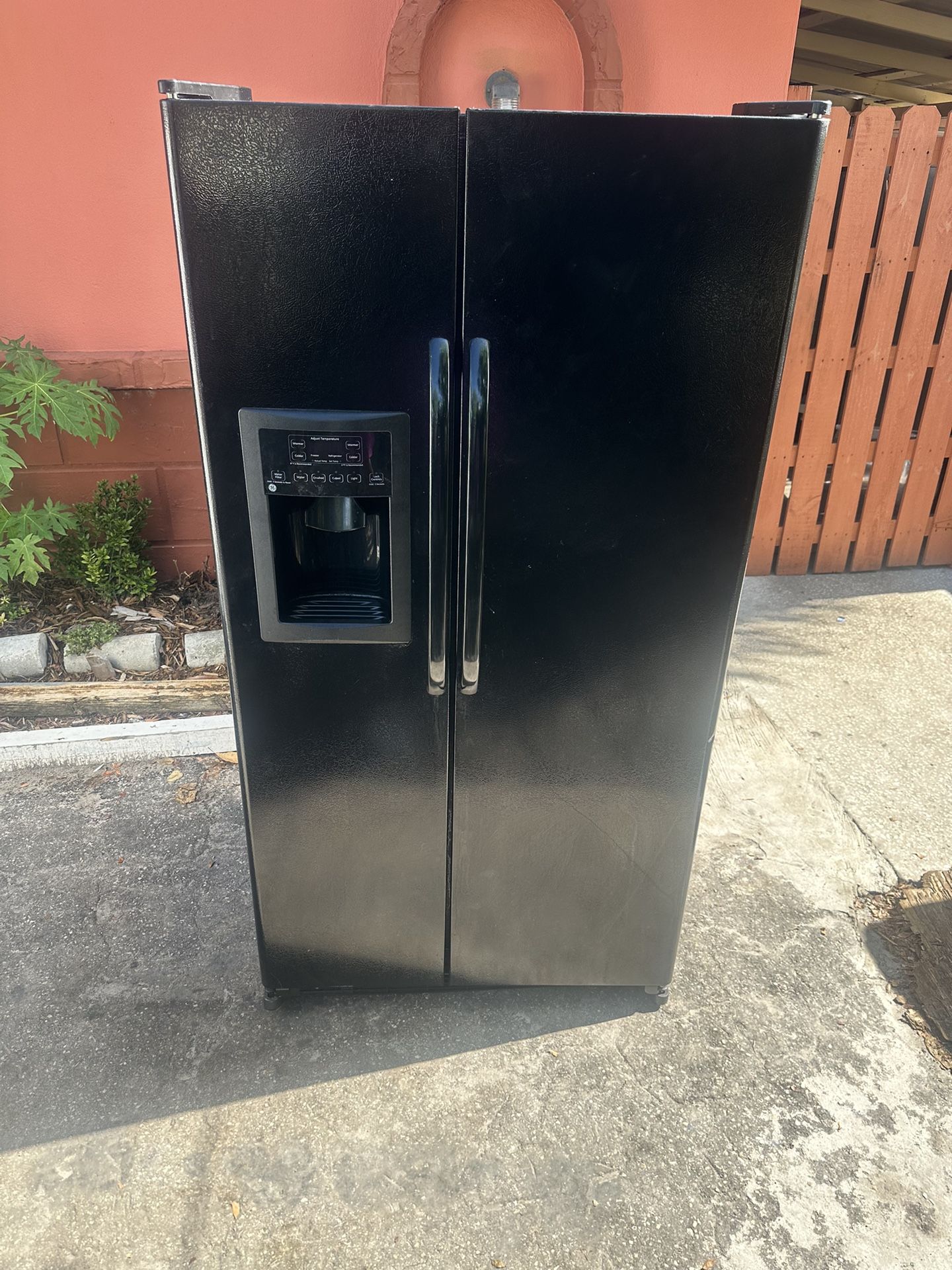 GE Black SxS Refrigerator