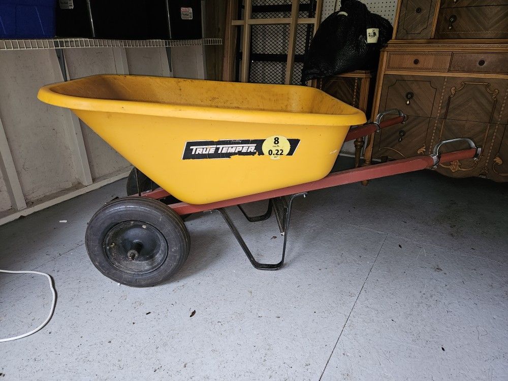 Wheelbarrow 8 cu ft