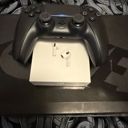 AirPods And Ps5 Controller 