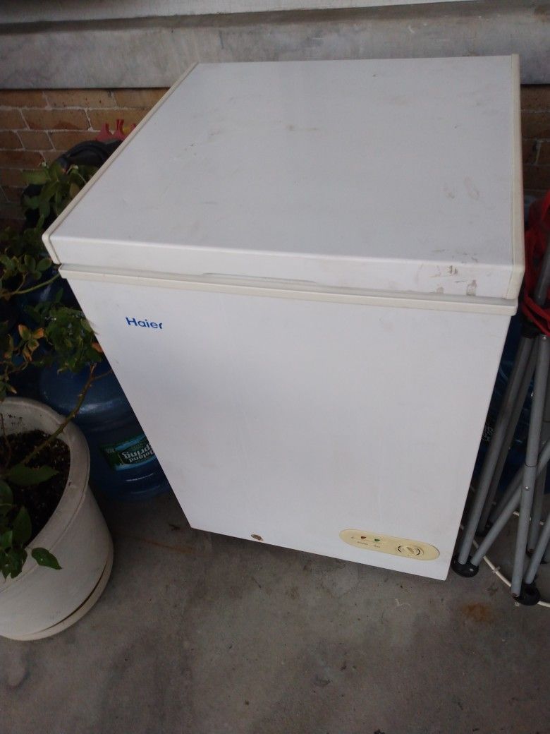 Small Dip Freezer 