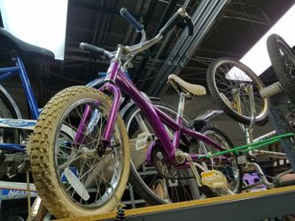 Girls 16" purple Schwinn Scrambler bike