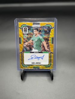 Panini Prizm FIFA World Cup 2026 Raúl Jiménez Mexico Gold Auto /10 S-RJ