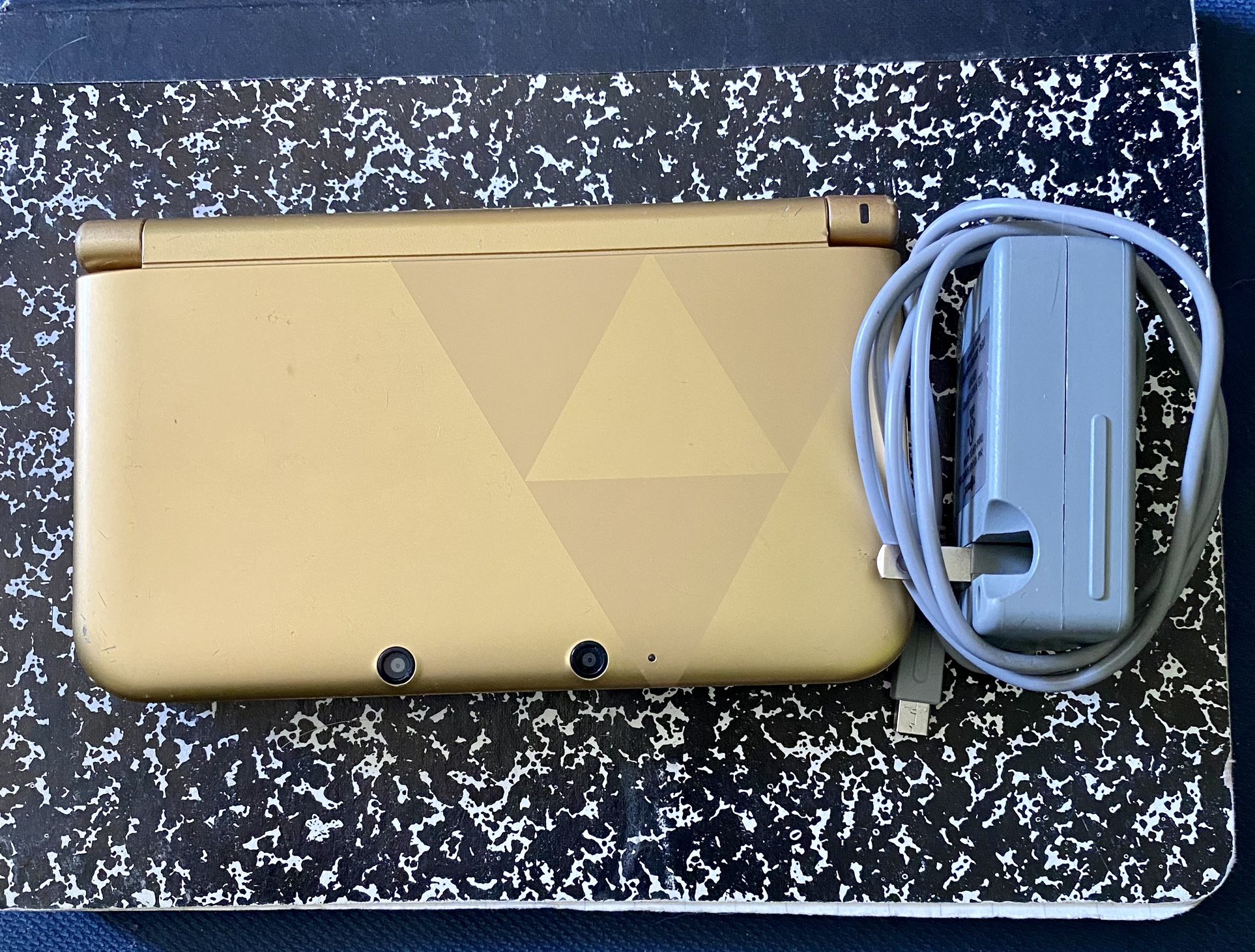 Nintendo 3DS XL Zelda Link Between Worlds Limited Edition 