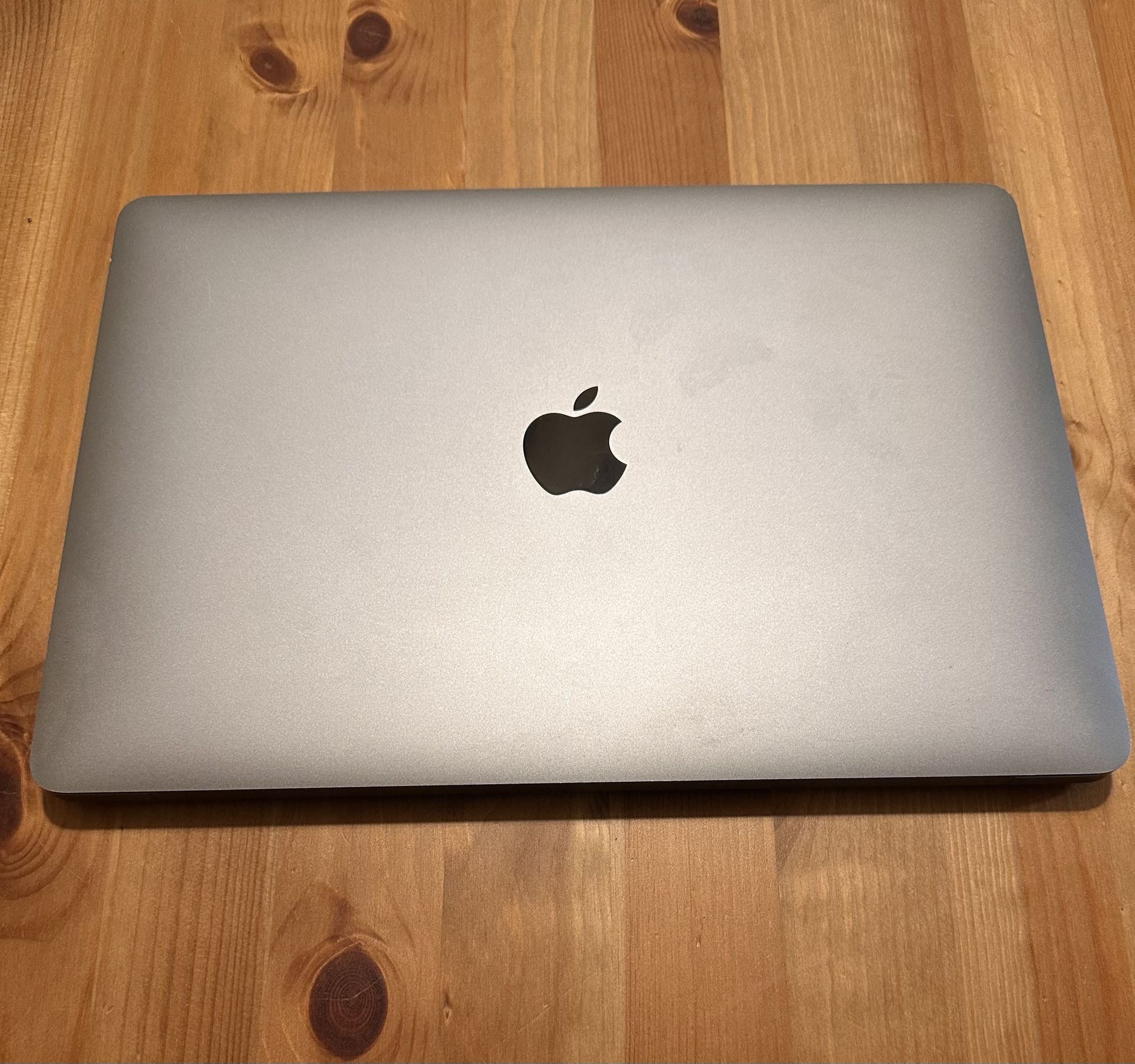 Apple MacBook Air (2020)