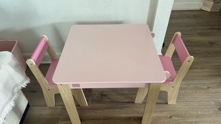 Gap  toddler table