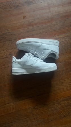 Size 6 White Air Force’s