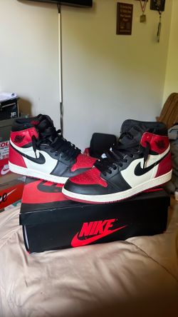 Bred toe jordan 1s 10.5