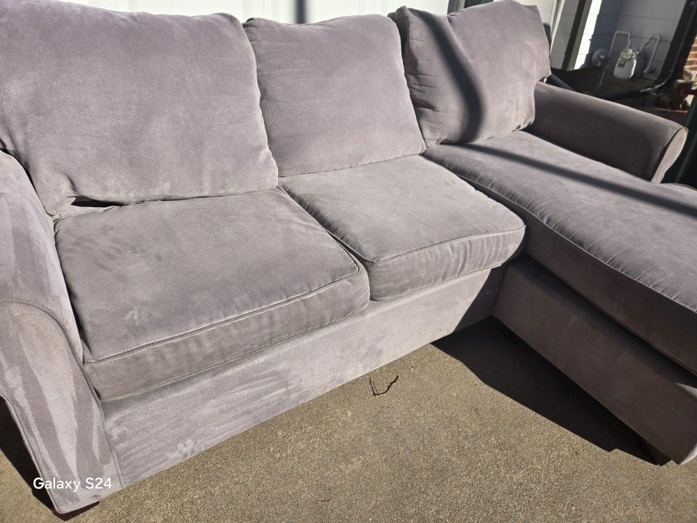 🚚 FREE DELIVERY 🚚 Amazing Gray Sectional Couch W/ Reversible Chaise