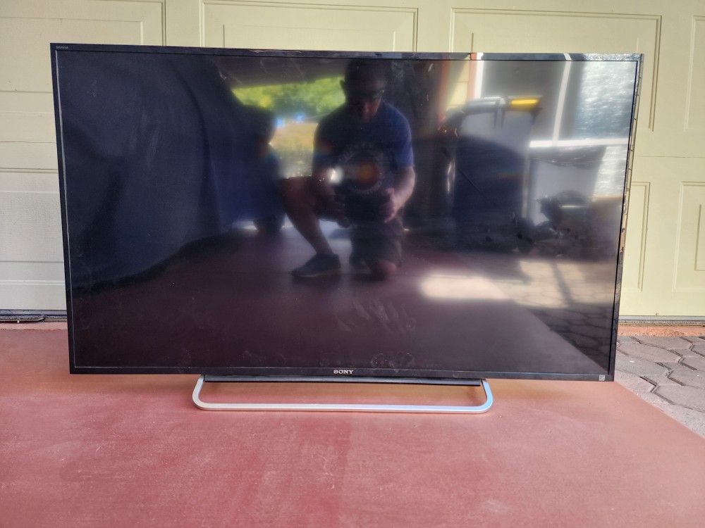 48in Sony Smart TV