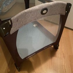 Graco pack n Play Portable Crib Great Condition!